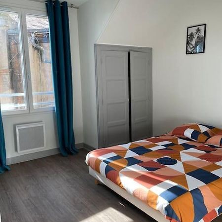 T2 4 Pers Face Gare Sncf Appart Hotel Le Cygne 6 Bourges Kültér fotó