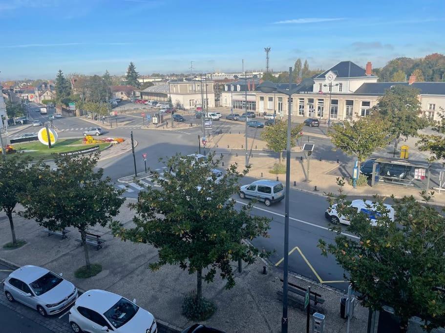 T2 4 Pers Face Gare Sncf Appart Hotel Le Cygne 6 Bourges Kültér fotó